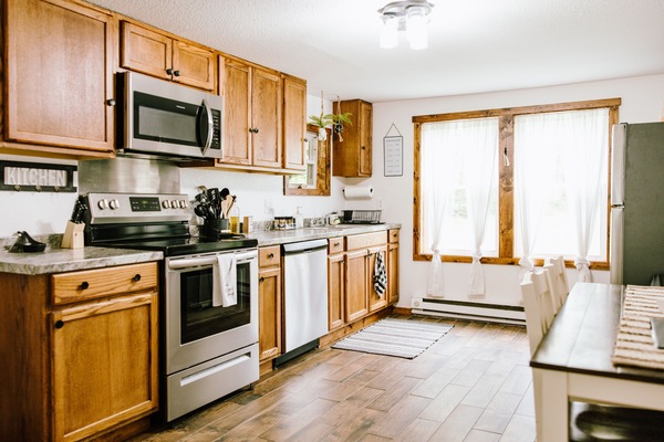 Frigorífic, microones, forn i placa de cuina