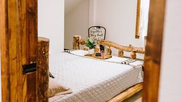 5 slaapkamers, een bureau, een strijkplank/strijkijzer, gratis wifi