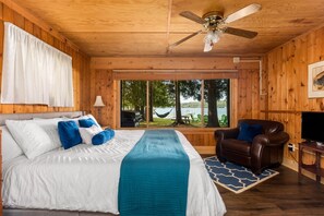 5 Schlafzimmer, Schreibtisch, Bügeleisen/Bügelbrett, Reisekinderbett