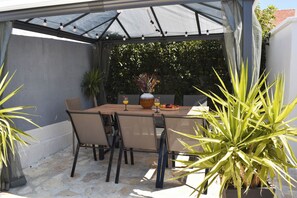 Outdoor dining - Holiday house Kristina with pool (Tinj)