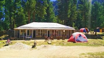 المنشأة من الخارج