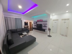 Smart TV - Home Harbor (Panglao)