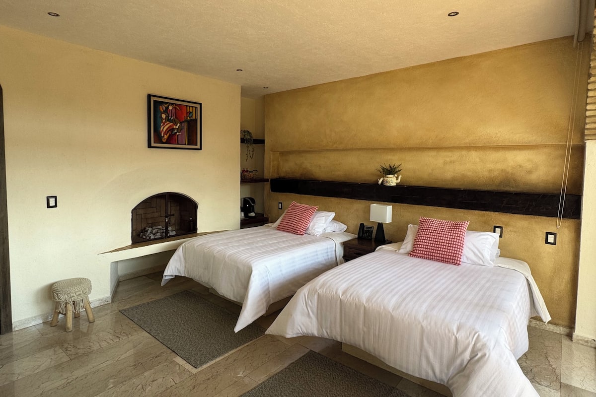Luxe tweepersoonskamer | 1 slaapkamer, luxe beddengoed, een minibar, een kluis op de kamer