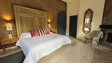 1 غرفة نوم وأغطية فراش متميزة وميني بار وخزنة داخل الغرفة