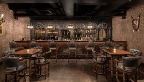 2 bars/lounges, swim-up bar, poolside bar - Le Chanvre Hanoi Hotel & Spa (Hanoi)