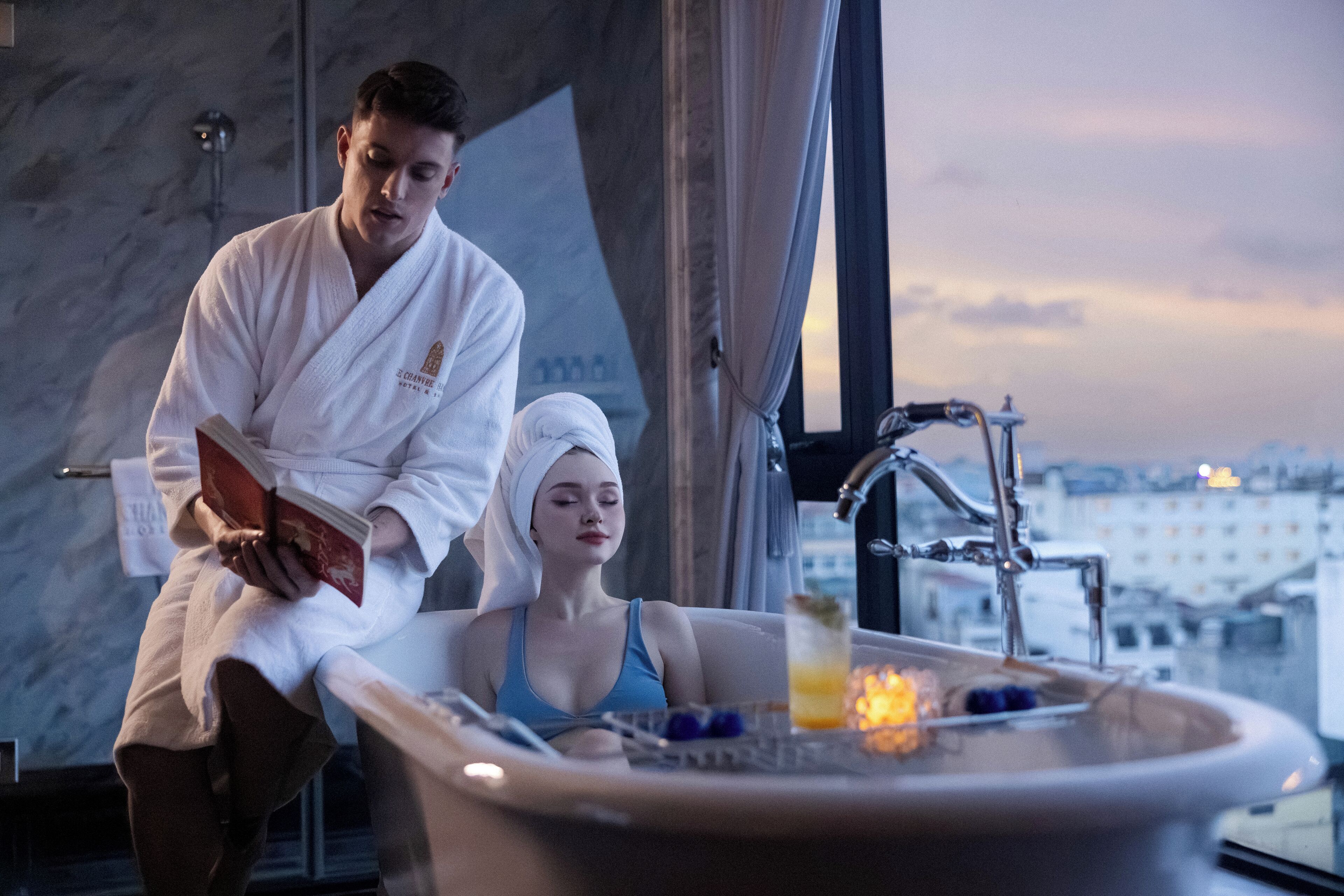 シニア スイート | ミニバー、セーフティボックス (室内)、デスク、遮光カーテン