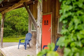 Terrace/patio - 4BR Creekside Country Hideaway on 34 Acres - Pet Friendly (Middlebrook)