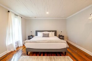 4 chambres, fer et planche à repasser, Wi-Fi gratuit, draps fournis