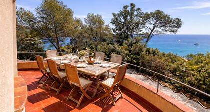 Entre Cannes et Saint-tropez Site D'exception Villa et sa Plage Privee
