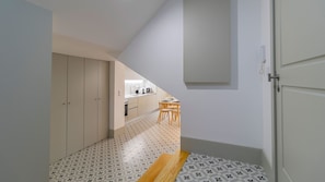 Réfrigérateur, four, plaque de cuisson, lave-vaisselle