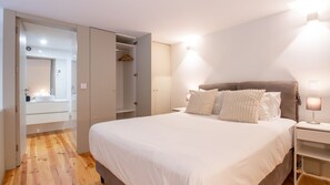 Bügeleisen/Bügelbrett, kostenloses WLAN, Bettwäsche