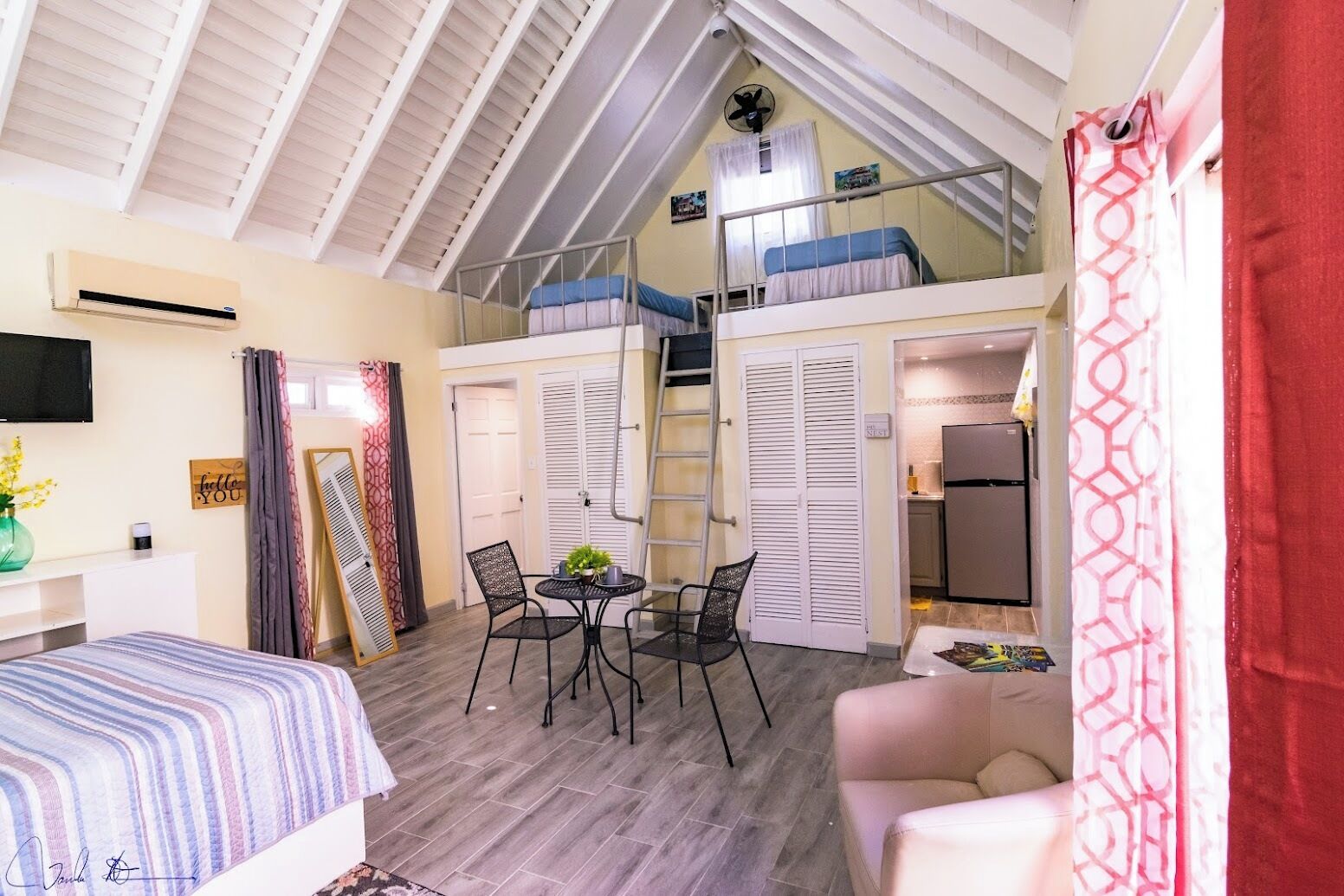 Classic Loft | Living area