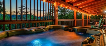 Mooseberry Ridge✅️2 Mstr Bdrm suites**Fast WIFI**Game Rm**Hot-Tub**Seasonal Pool