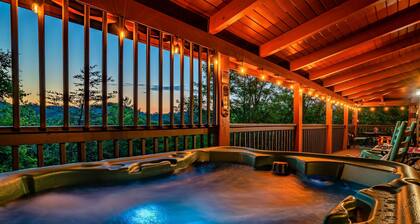 Mooseberry Ridge✅️2 Mstr Bdrm suites**Fast WIFI**Game Rm**Hot-Tub**Seasonal Pool