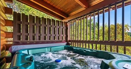 2 Mstr Bdrm suites✅Fast WiFi✅ Arcade-Game Room**HotTub/Mtn Views/ResortPool