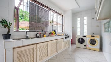 Luxury-Villa | Eigene Küche | Kühlschrank, Mikrowelle, Ofen, Herdplatte