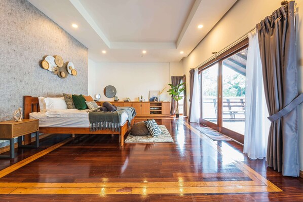 5 bedrooms, iron/ironing board, free cribs/infant beds, free WiFi - 30Pax 5BR Luxurious 57ft Pool KL (Kuala Lumpur)