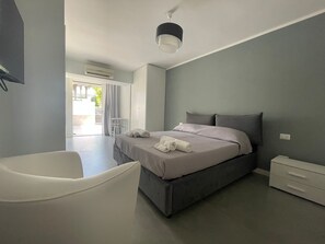 Economy Apartment | Hypo-allergenic bedding, down comforters, pillowtop beds, desk - Villa Marisa Resort (Castellammare di Stabia)