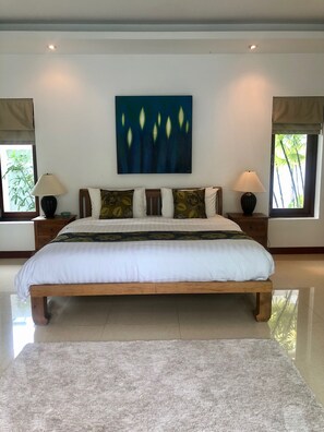 3 bedrooms, in-room safe, desk, travel crib