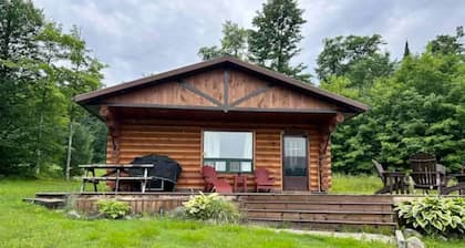 Lakefront Cabin #6 - 4 Season - Sleeps 7