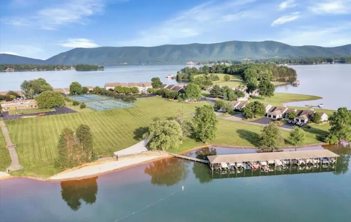 Fixin' to Relax at Smith Mountain Lake
