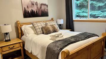 3 bedrooms, desk, travel crib, free WiFi