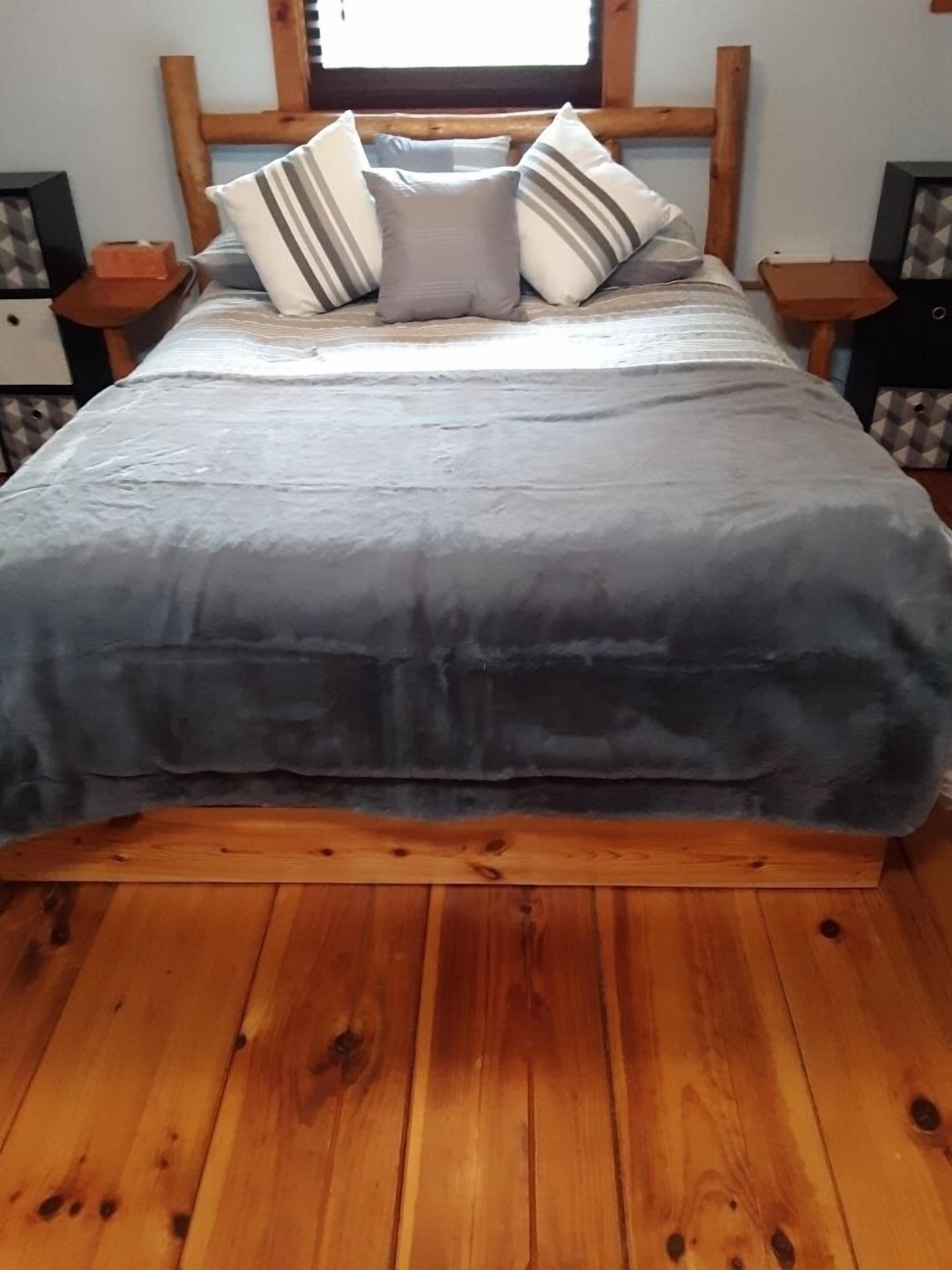 1 slaapkamer, een strijkplank/strijkijzer, gratis wifi, beddengoed