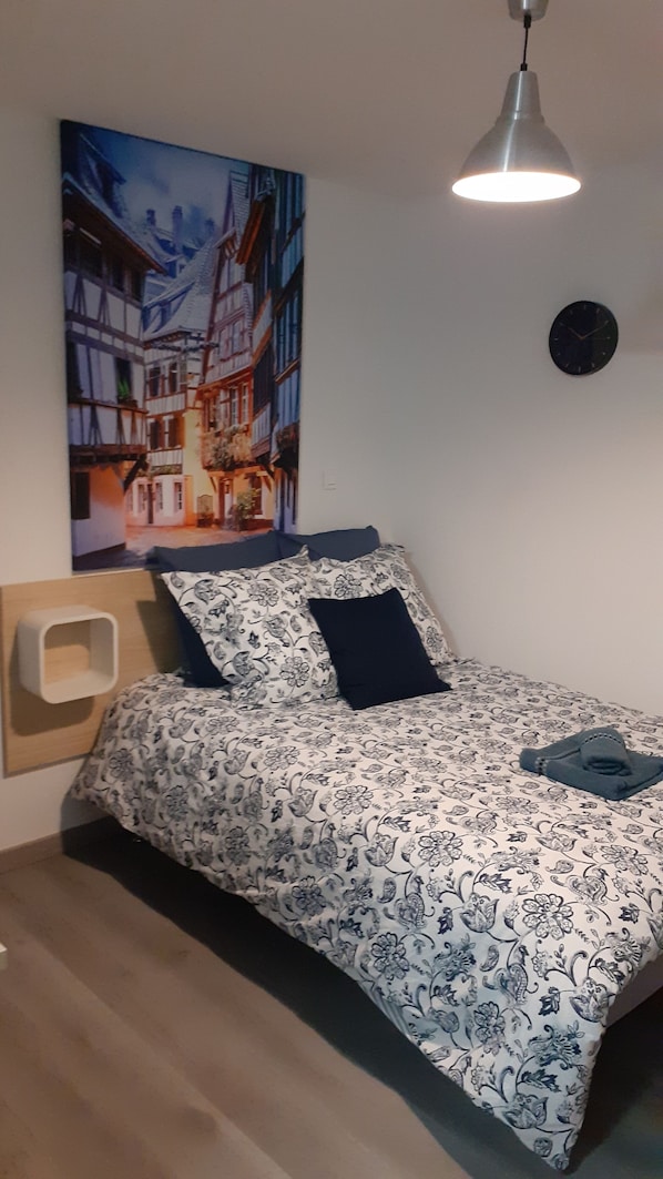 1 bedroom, desk, soundproofing, iron/ironing board