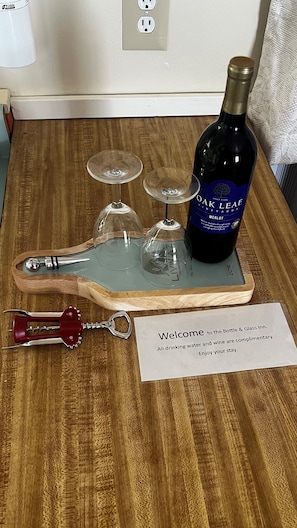 Interior - BOTTLE & GLASS INN, a quite remote retreat on a 10 acre spread. Stargazing here. (Maricopa)