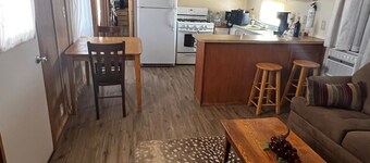 BOTTLE & GLASS INN, a quite remote retreat on a 10 acre spread. Stargazing here.