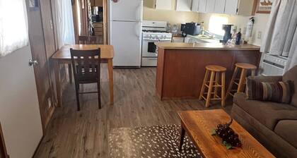 BOTTLE & GLASS INN, a quite remote retreat on a 10 acre spread. Stargazing here.