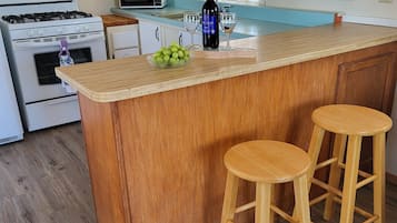 KylskÄp, mikrovÄgsugn, ugn och spishÀll