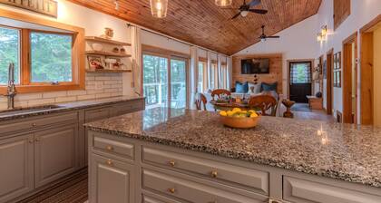 Modern 4 BR Waterfront Lake House Directly on Minnehonk Lake Belgrade Lakes Area