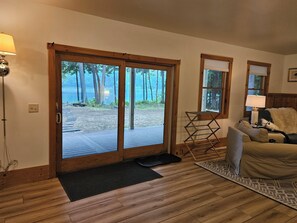 Interior - Modern 4 BR Waterfront Lake House Directly on Minnehonk Lake Belgrade Lakes Area (Mount Vernon)