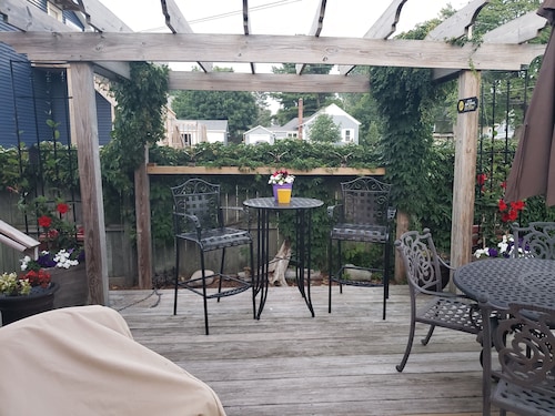 Located less than 1.5 blocks from the two main intersections Downtown Ludington