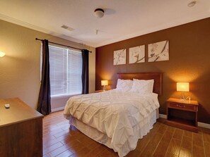 2 Schlafzimmer, Zimmersafe, Bügeleisen/Bügelbrett, Reisekinderbett