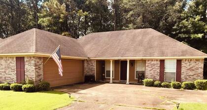 Cozy home just outside of Byram, MS