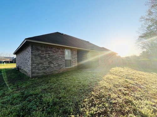 Cozy home just outside of Byram, MS