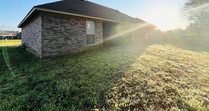 Cozy home just outside of Byram, MS