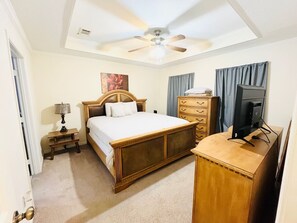 3 bedrooms, iron/ironing board, WiFi, bed sheets