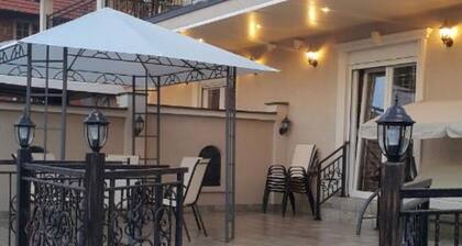 Great appartaments for relax and large groups, very close to a city center.