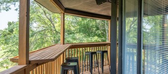 Stunning Diamondhead Retreat