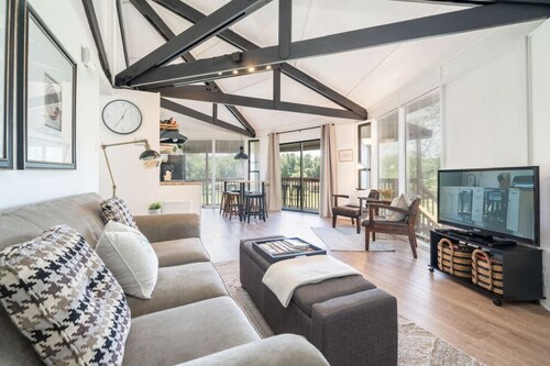 Stunning Diamondhead Retreat