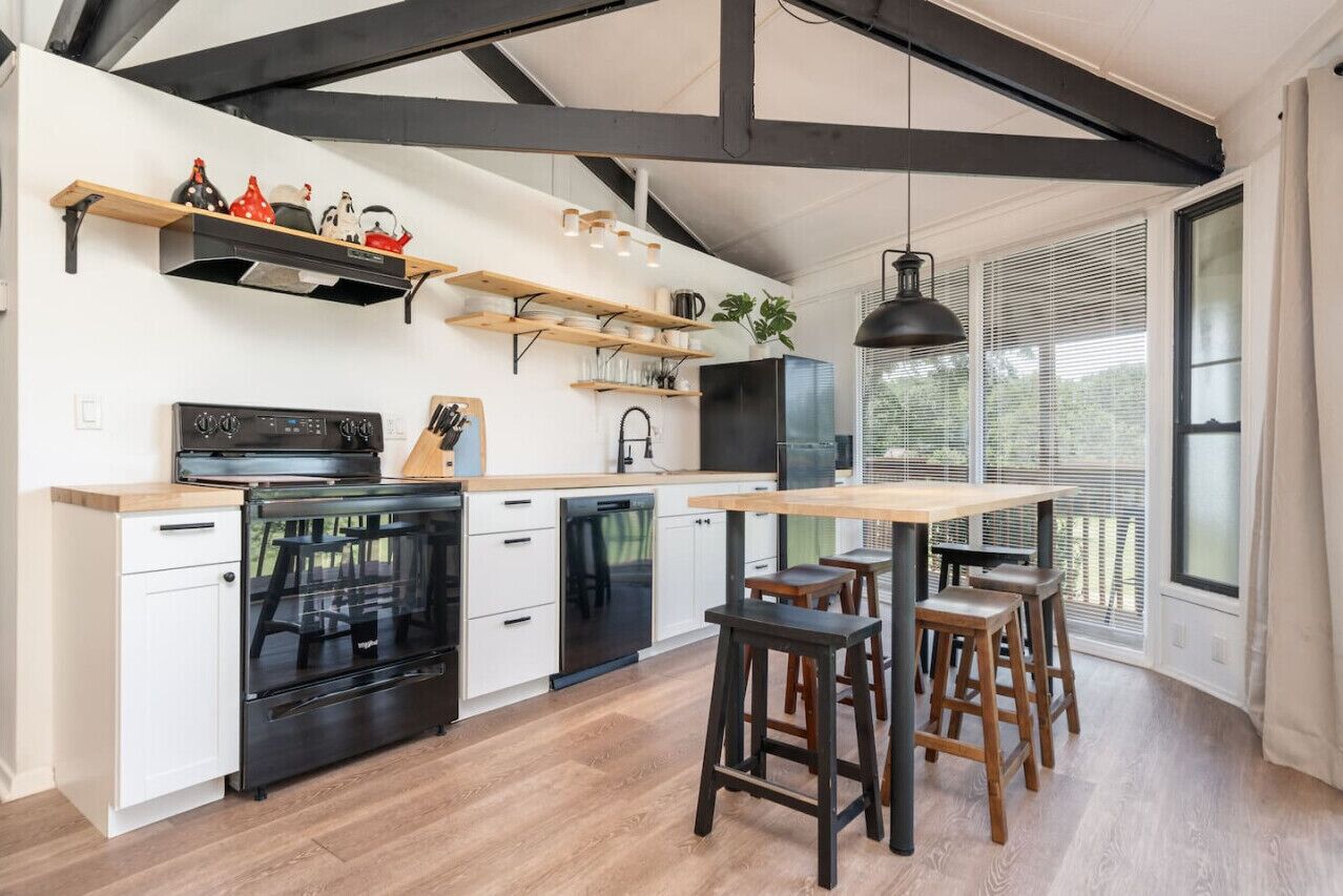 冰箱、微波炉、烤箱、炉灶