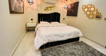 Glamorous one bed apartment near food street