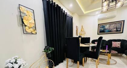 Glamorous one bed apartment near food street