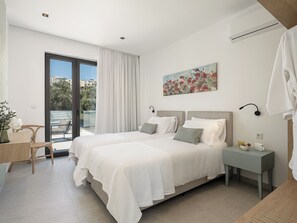 3 chambres, fer et planche à repasser, Wi-Fi, draps fournis