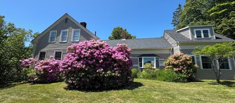 Classic coastal Maine farmhouse ideal for all your MDI & Acadia adventures! 