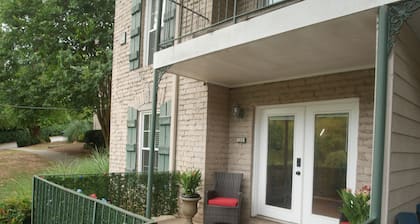 Cozy Condo near Buckhead and Mercedes Benz Stadium w/ Free Parking