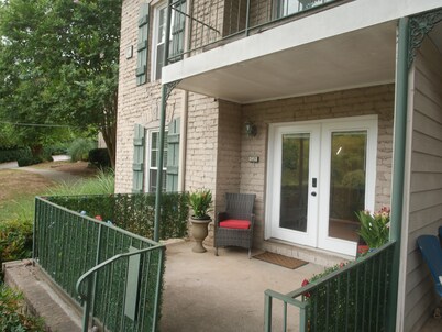 Cozy Condo near Buckhead and Mercedes Benz Stadium w/ Free Parking